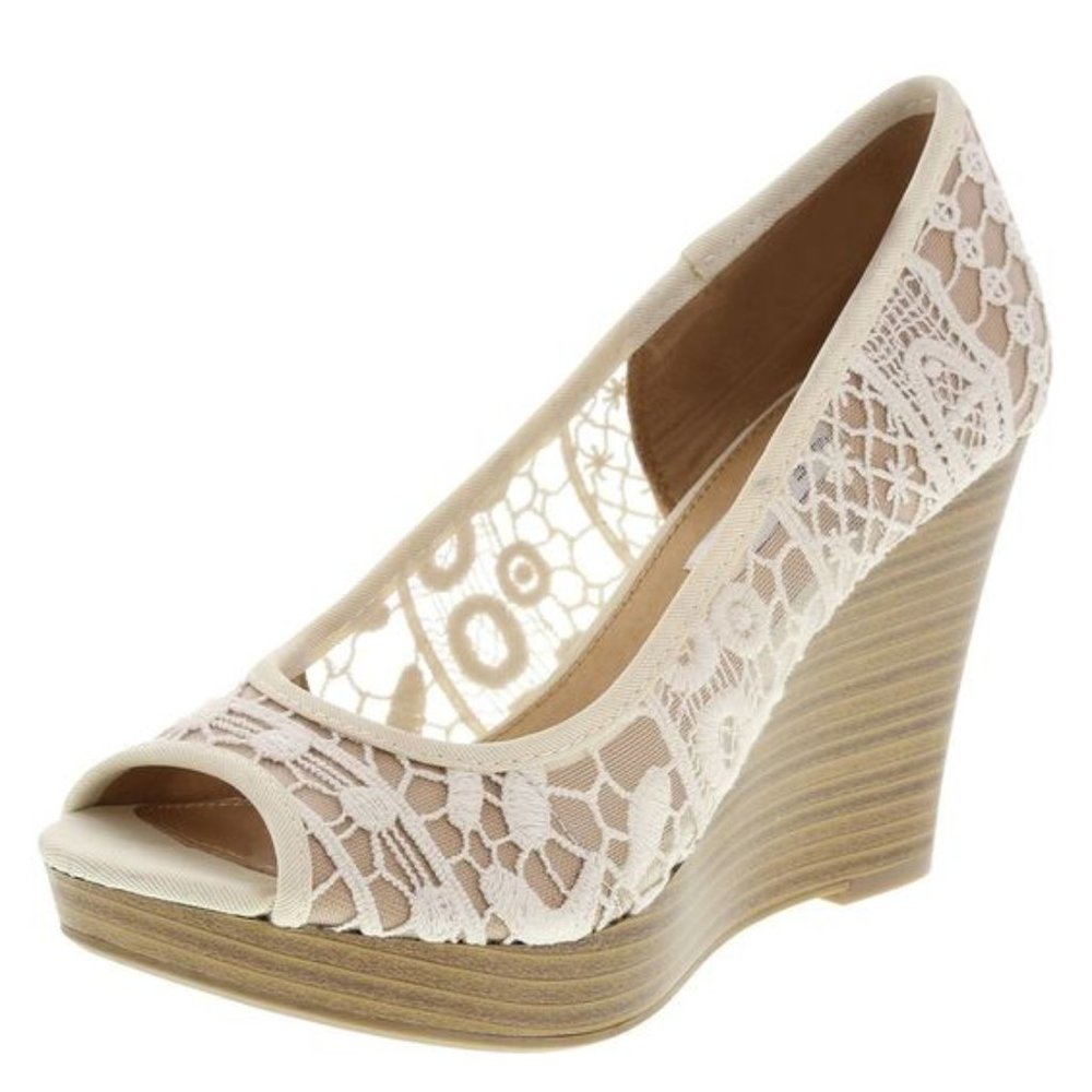 NWT American Eagle Lace Wedges